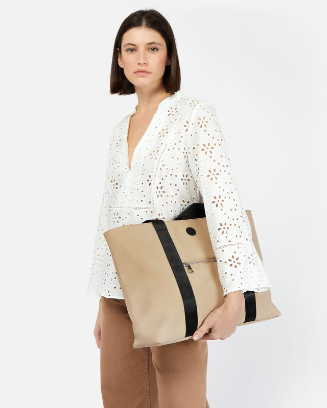 Bolso shopper grande en nylon con bolsillo para tablet