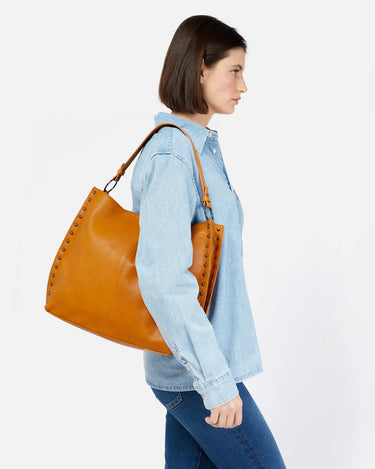 Prido bolso hobo grande con detalles metálicos 